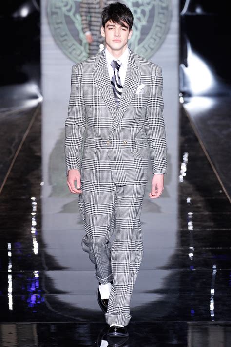 versace collection 2013 uomo|Versace Fall 2013 Menswear Collection .